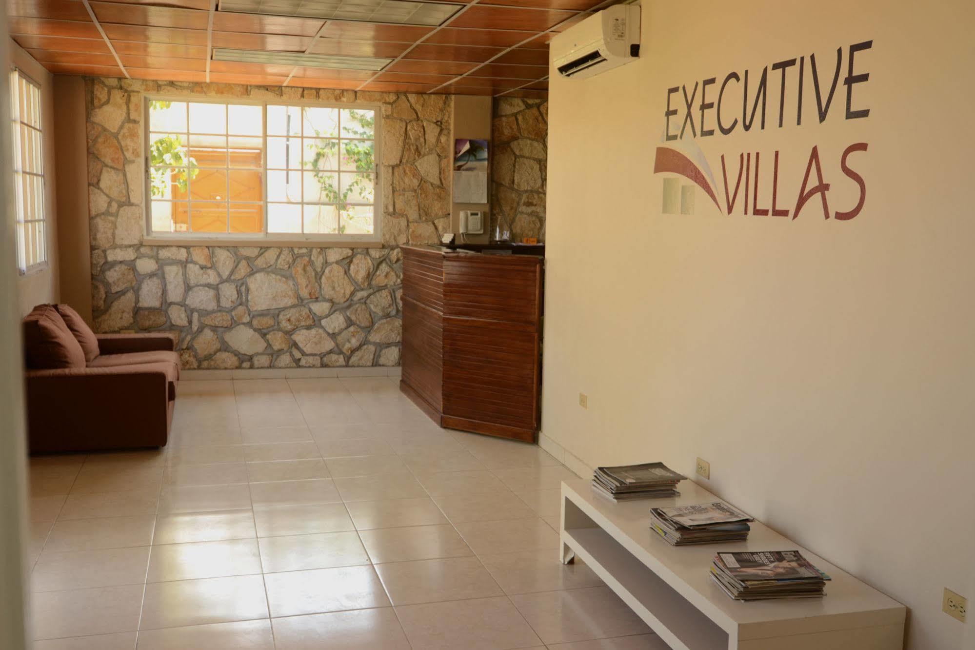 Executive Villas Port-au-Prince Esterno foto